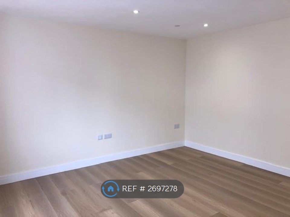 Property photo 3 of 7 Lounge