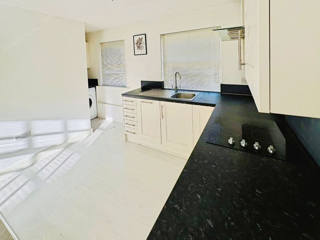 Property photo 2 of 13 Pbox-Img.Jpeg