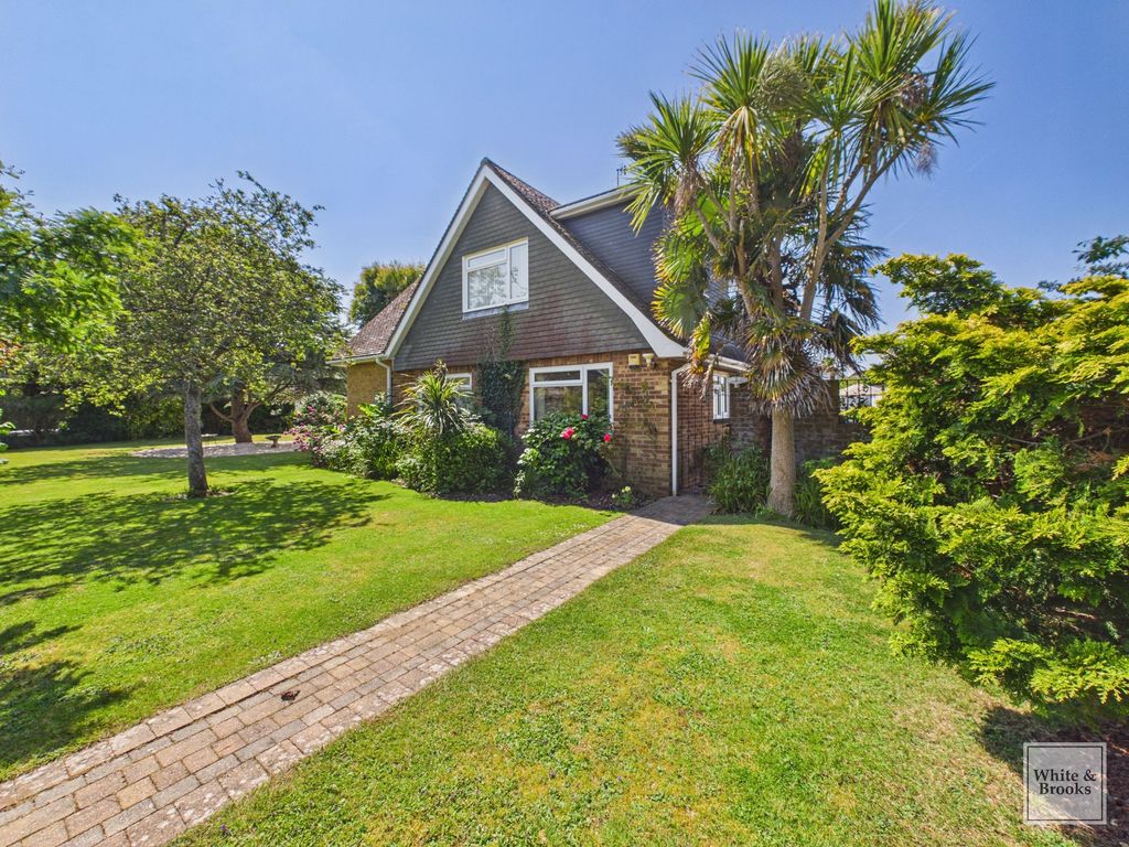 Property photo 2 of 32