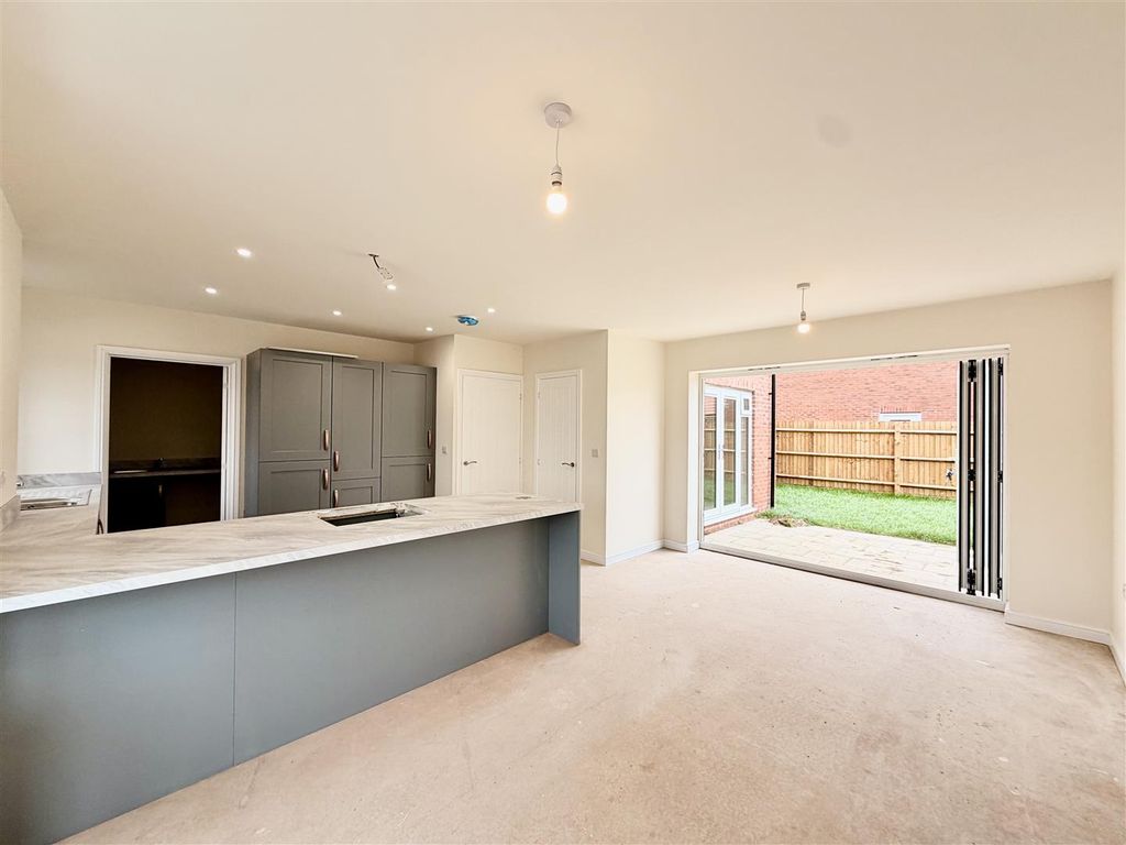 Property photo 2 of 27 2