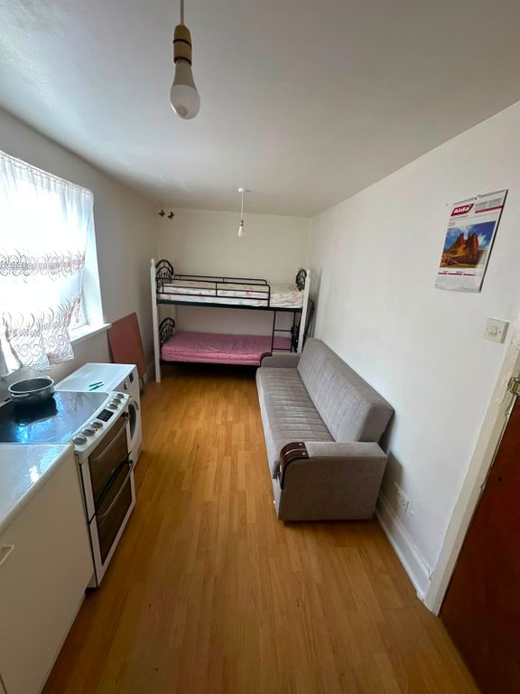 Property photo 1 of 5