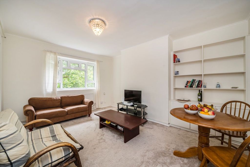 Property photo 2 of 8