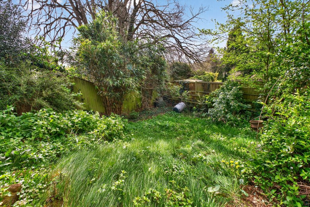 Property photo 2 of 21