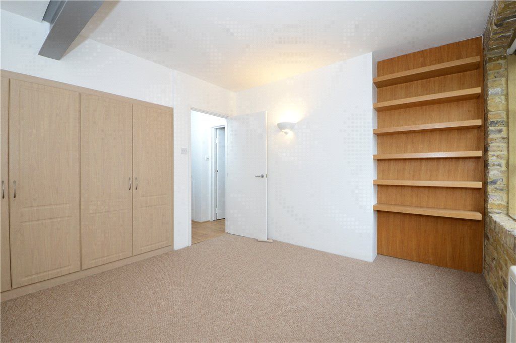 Property photo 3 of 10 Bedroom