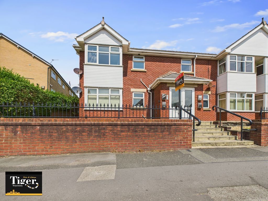 Property photo 1 of 6 Cam03440G0-Pr0340-Still006