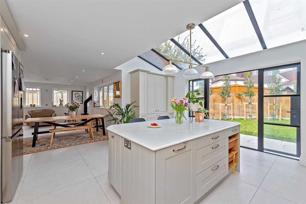 Property photo 3 of 36 32Breakspearave-28.Jpg