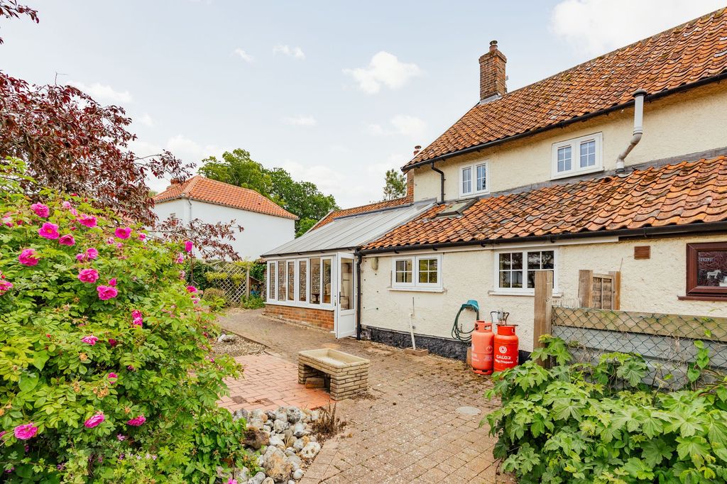 Property photo 2 of 16