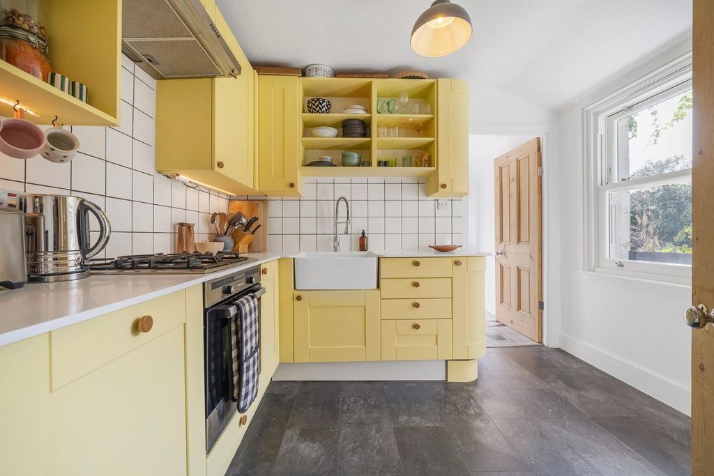 Property photo 2 of 15 Kitchen.Jpg