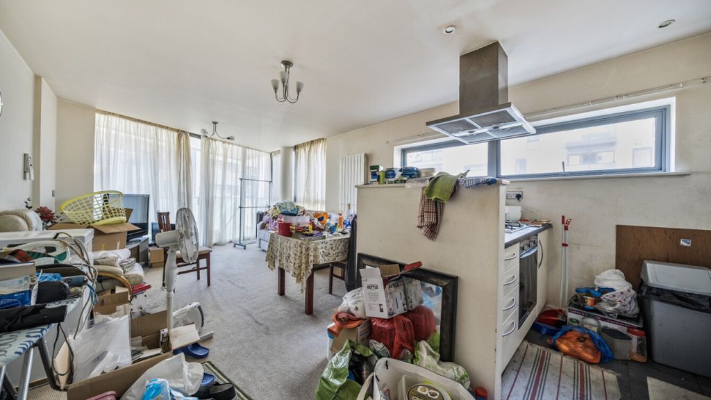 Property photo 2 of 20