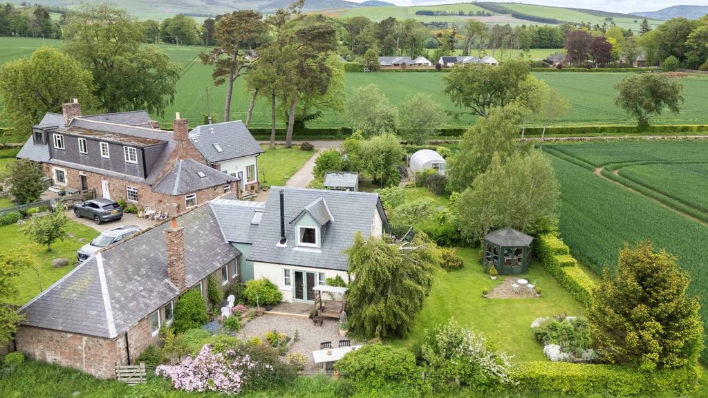 Property photo 1 of 33