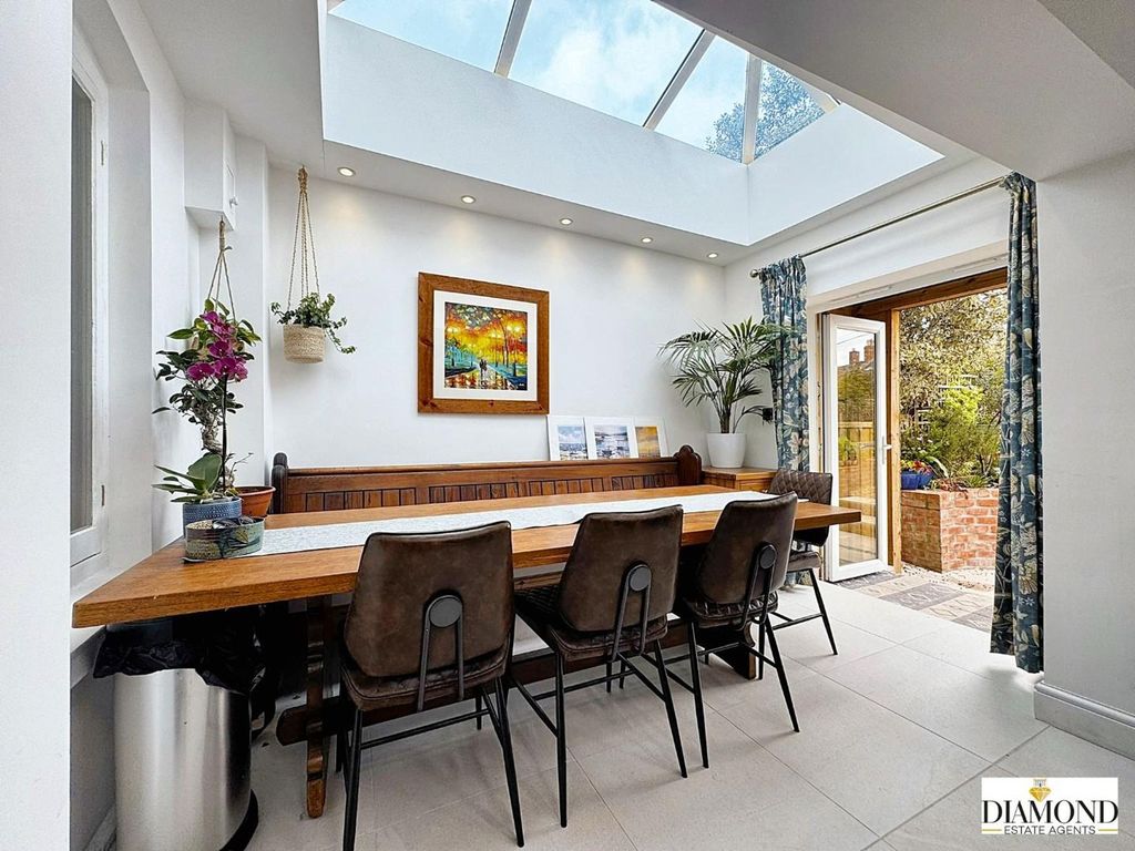 Property photo 2 of 22 Kitchen/Breakfast Room