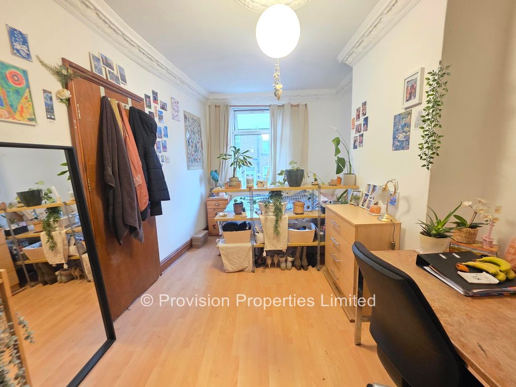 Property photo 1 of 9 Photo