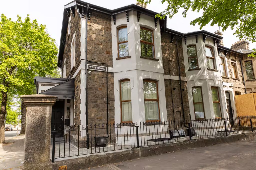 Property photo 1 of 4