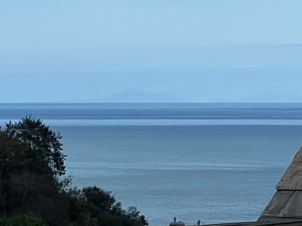 Property photo 2 of 35