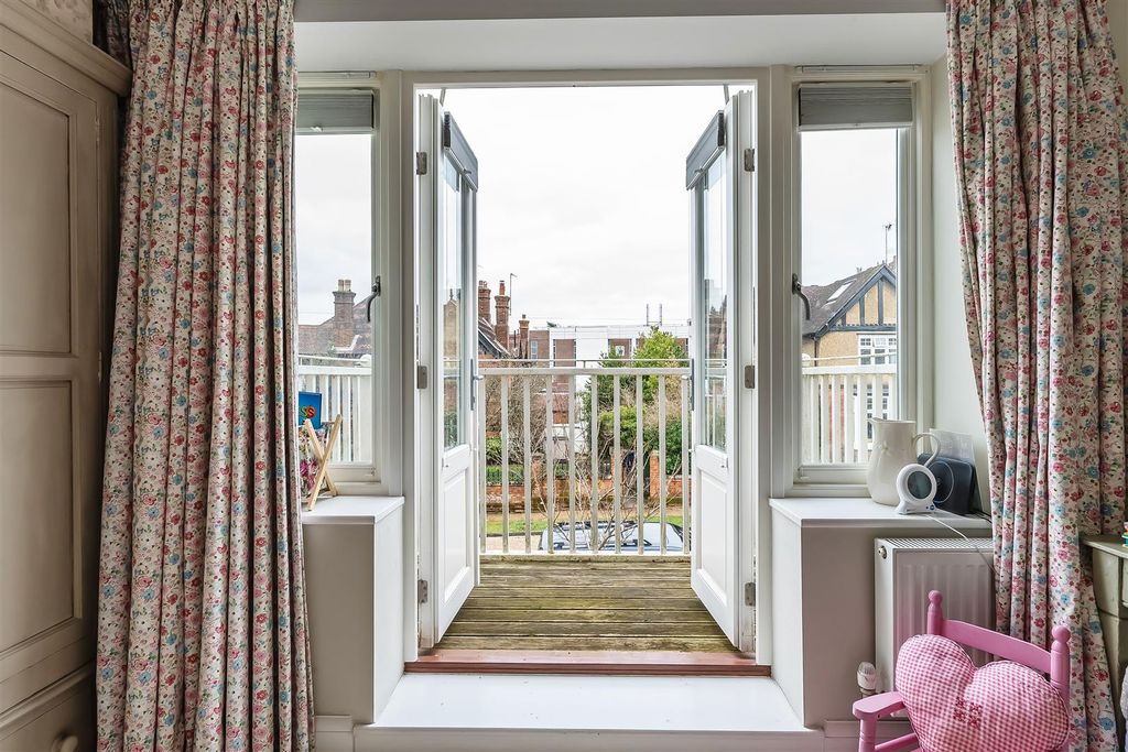Additional image 18 of 5 bed semi-detached house for saleLonsdale Road, Dorking RH4
