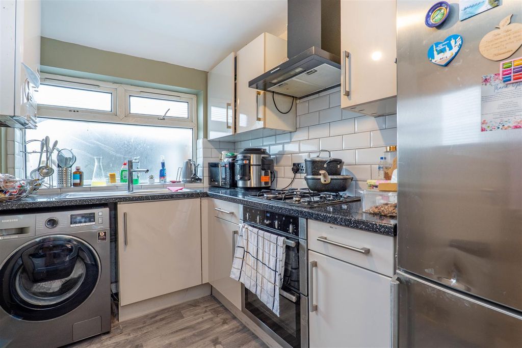 Property photo 3 of 14 Kitchen