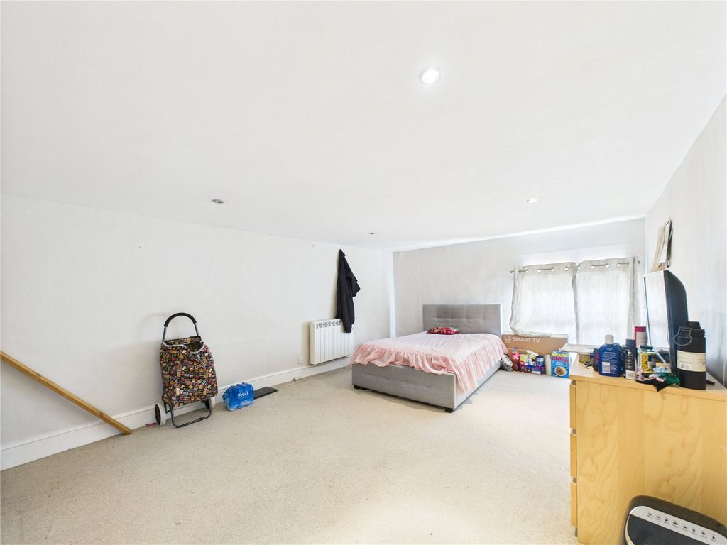 Additional image 10 of 5 bed flat for saleThoroughfare, Halesworth, Suffolk IP19