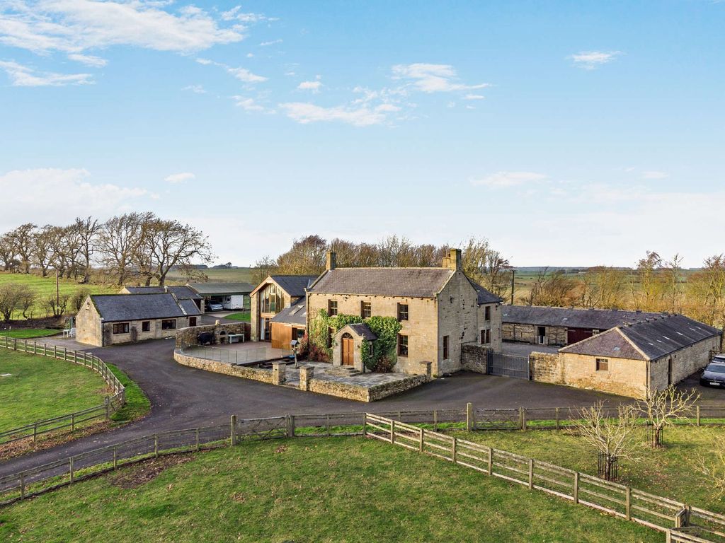 Property photo 1 of 48 Toft Hall