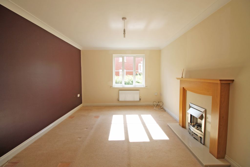 Property photo 2 of 9