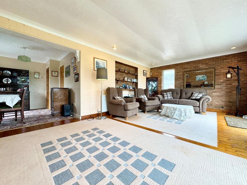 Property photo 3 of 21