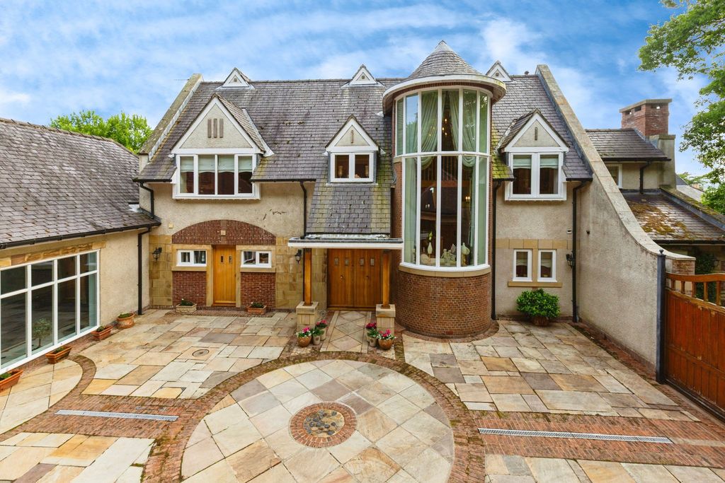 Property photo 1 of 34