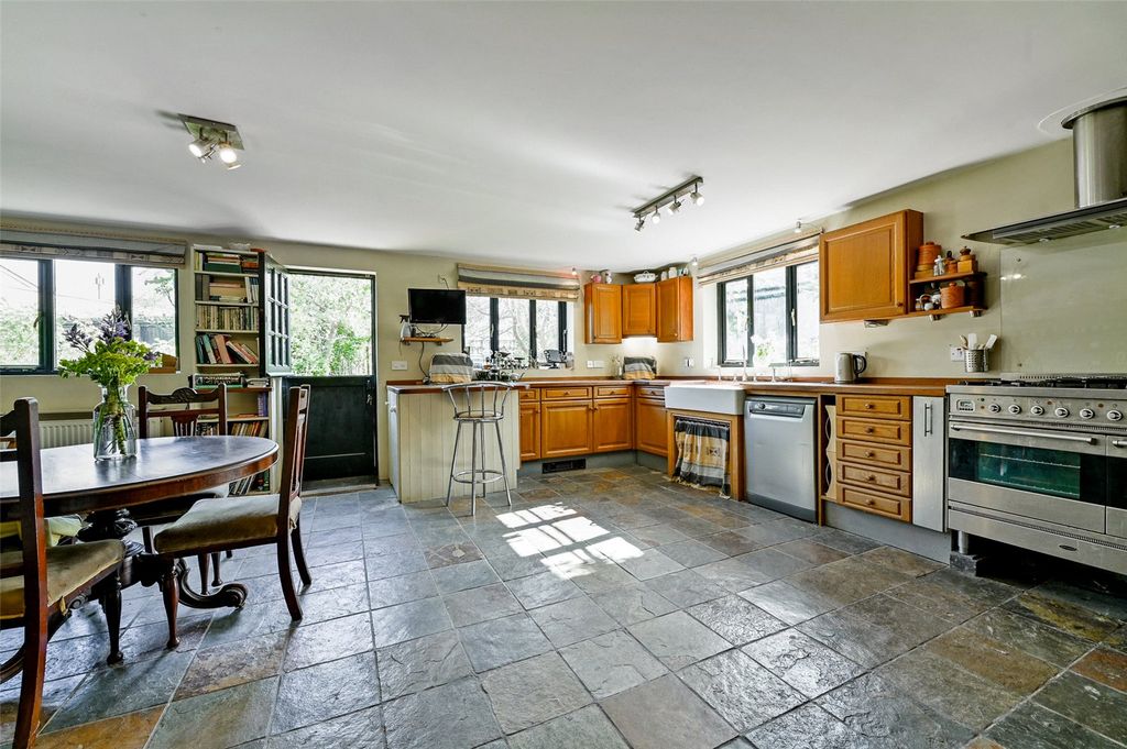 Property photo 2 of 14 Kitchen