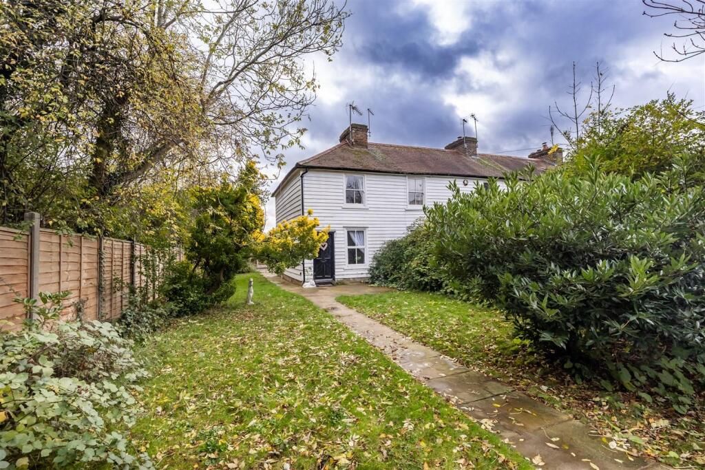 Property photo 2 of 12 209 Manor Road, Chigwell, Ig7 4Jy