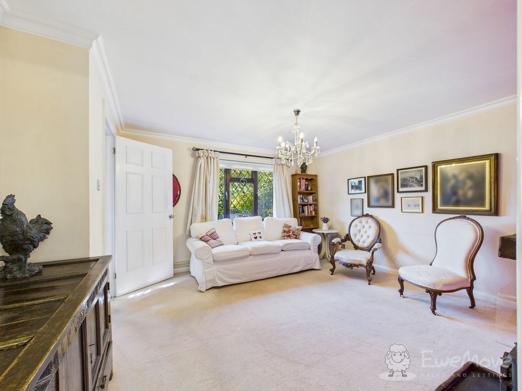 Property photo 3 of 19 Living Room