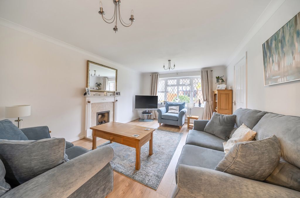 Property photo 3 of 23 1402211-10-697251...