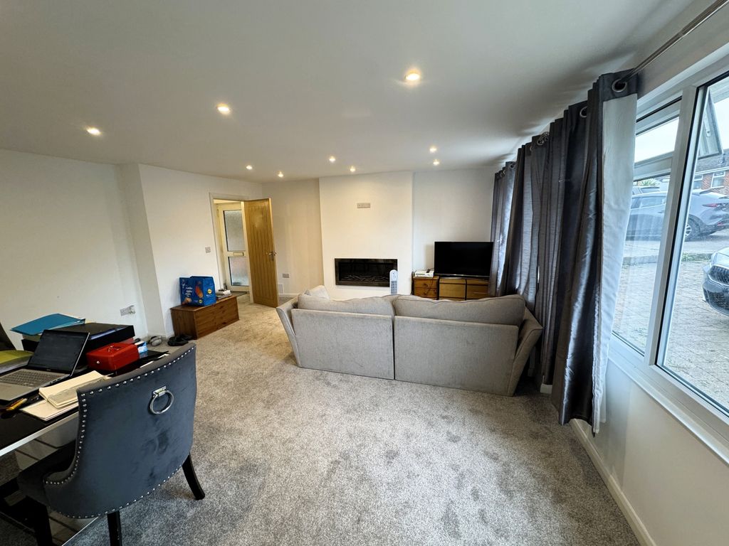 Property photo 2 of 12 Photo 1