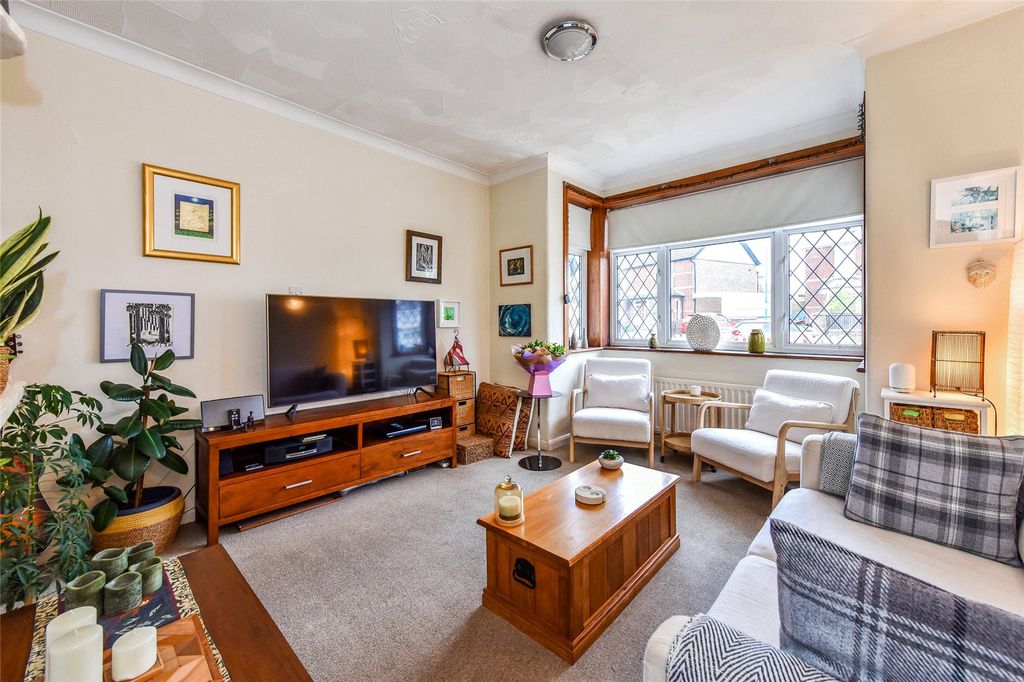 Property photo 3 of 17 Sitting Room