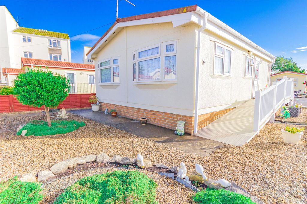 Property photo 3 of 23 Picture No. 17