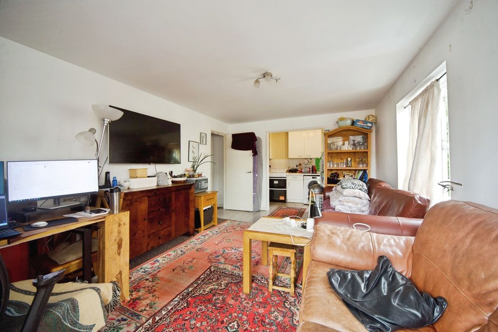 Property photo 2 of 11 Photo
