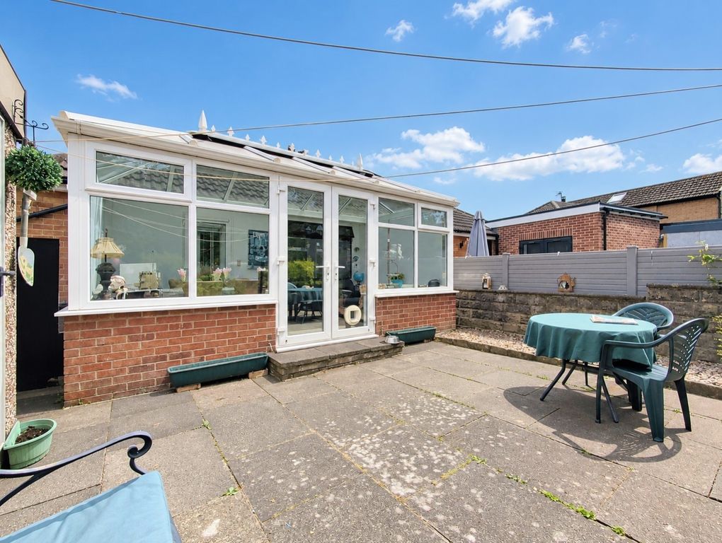 Property photo 3 of 20 Cornwall-Crescent-Ewemove (4)