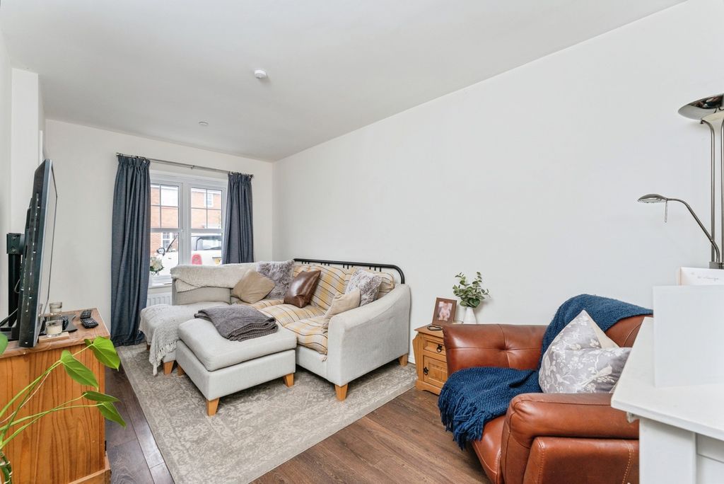 Property photo 2 of 16 Photo