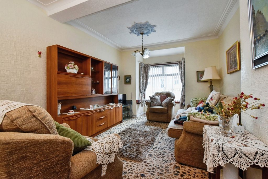 Property photo 3 of 18 Pbox-Img.Jpg