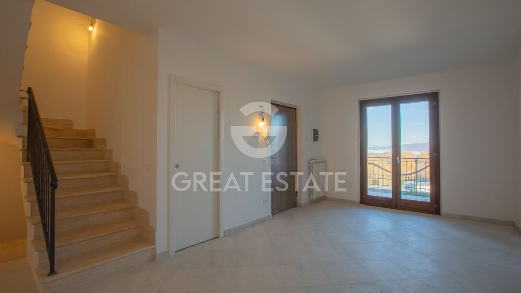 Property photo 2 of 27 Interiors