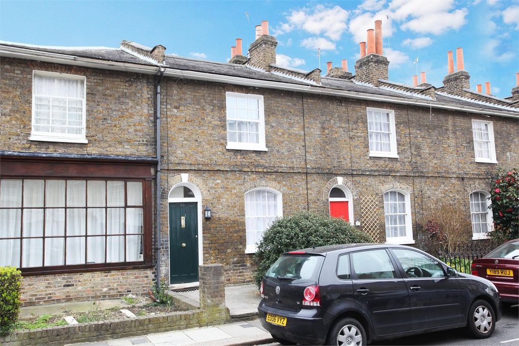 Property photo 1 of 8