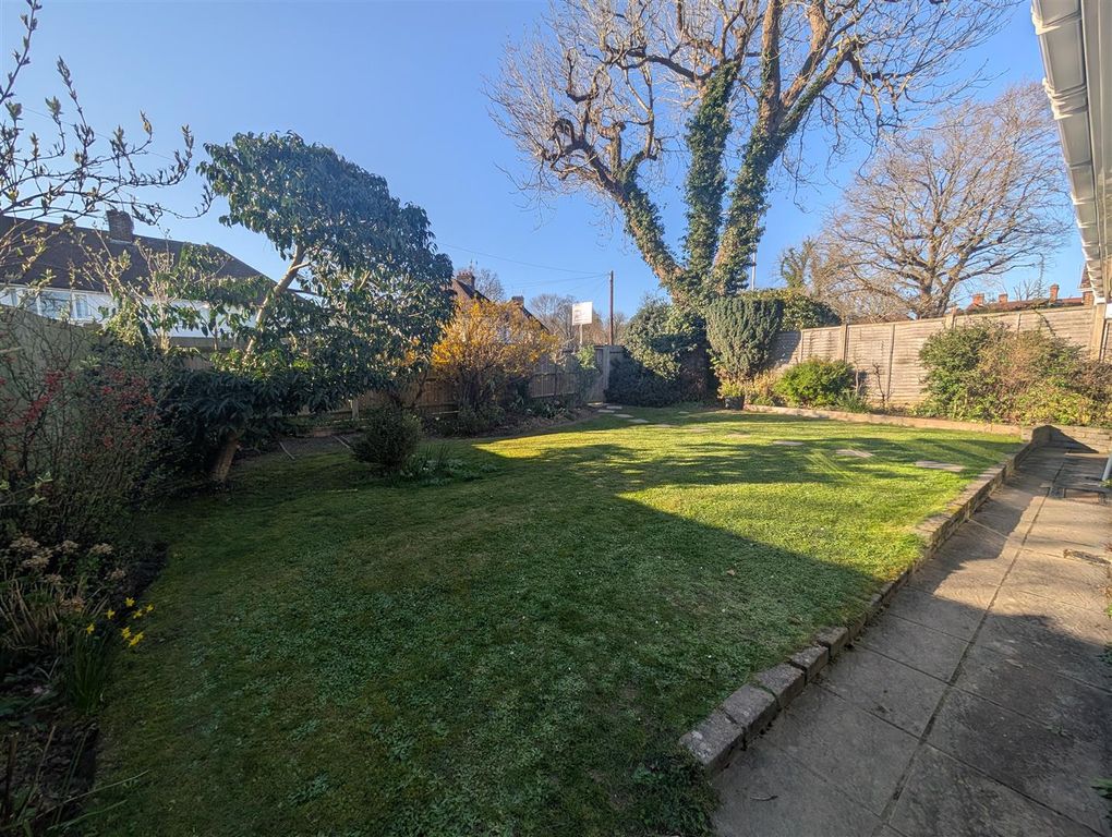 Property photo 3 of 23 1000008943.Jpg