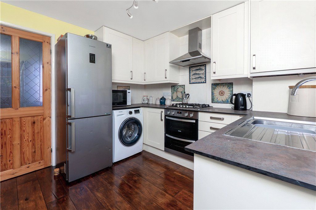Property photo 3 of 20 Kitchen