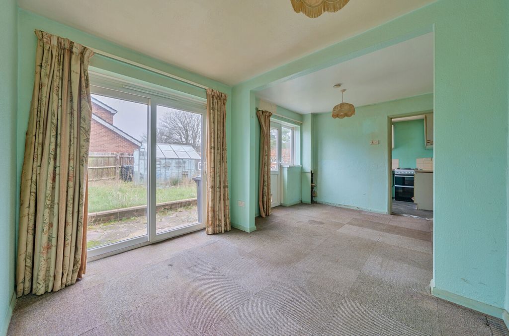 Property photo 2 of 12 1395249-7-694A862...