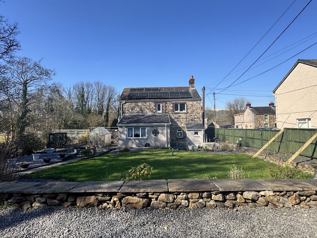 Property photo 3 of 21 Outside