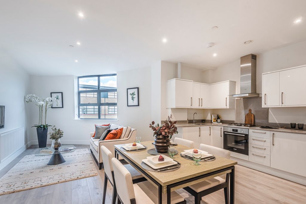 Property photo 2 of 6 1