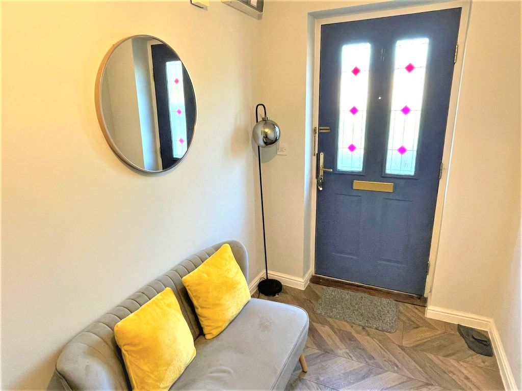 Property photo 2 of 13 Hallway