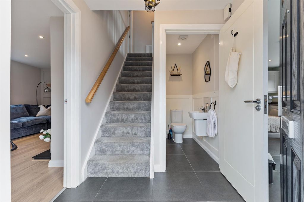 Property photo 2 of 31 75 Millbank Grove 10.Jpg