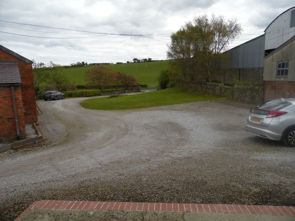 Property photo 3 of 40