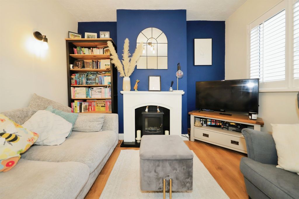 Property photo 3 of 17