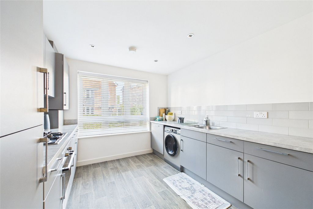 Property photo 2 of 14 Picture No. 15