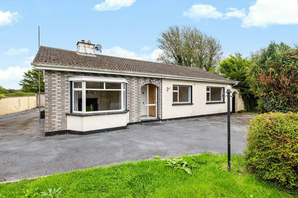 Property photo 1 of 35