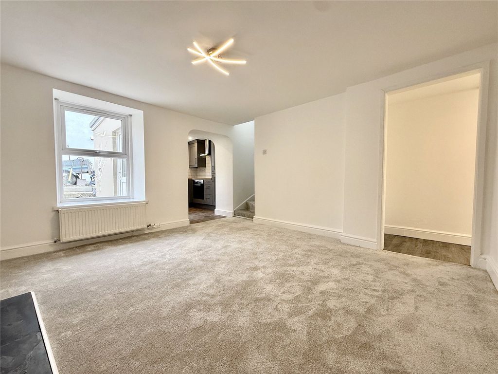 Property photo 3 of 20 Picture No. 05
